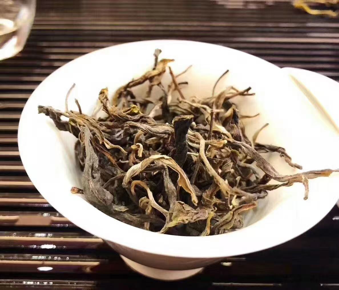 bingdao wild big tree raw puerh tea